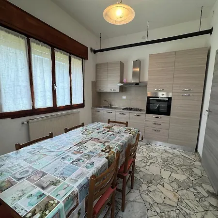 For Flights And Groups דירה